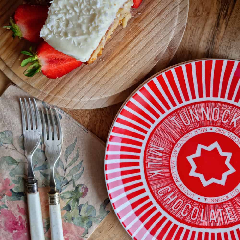 Tea Cake Rapper Tunnock's Tea Cake Wrapper Biscuit Plate by Gillian Kyle – GILLIAN KYLE